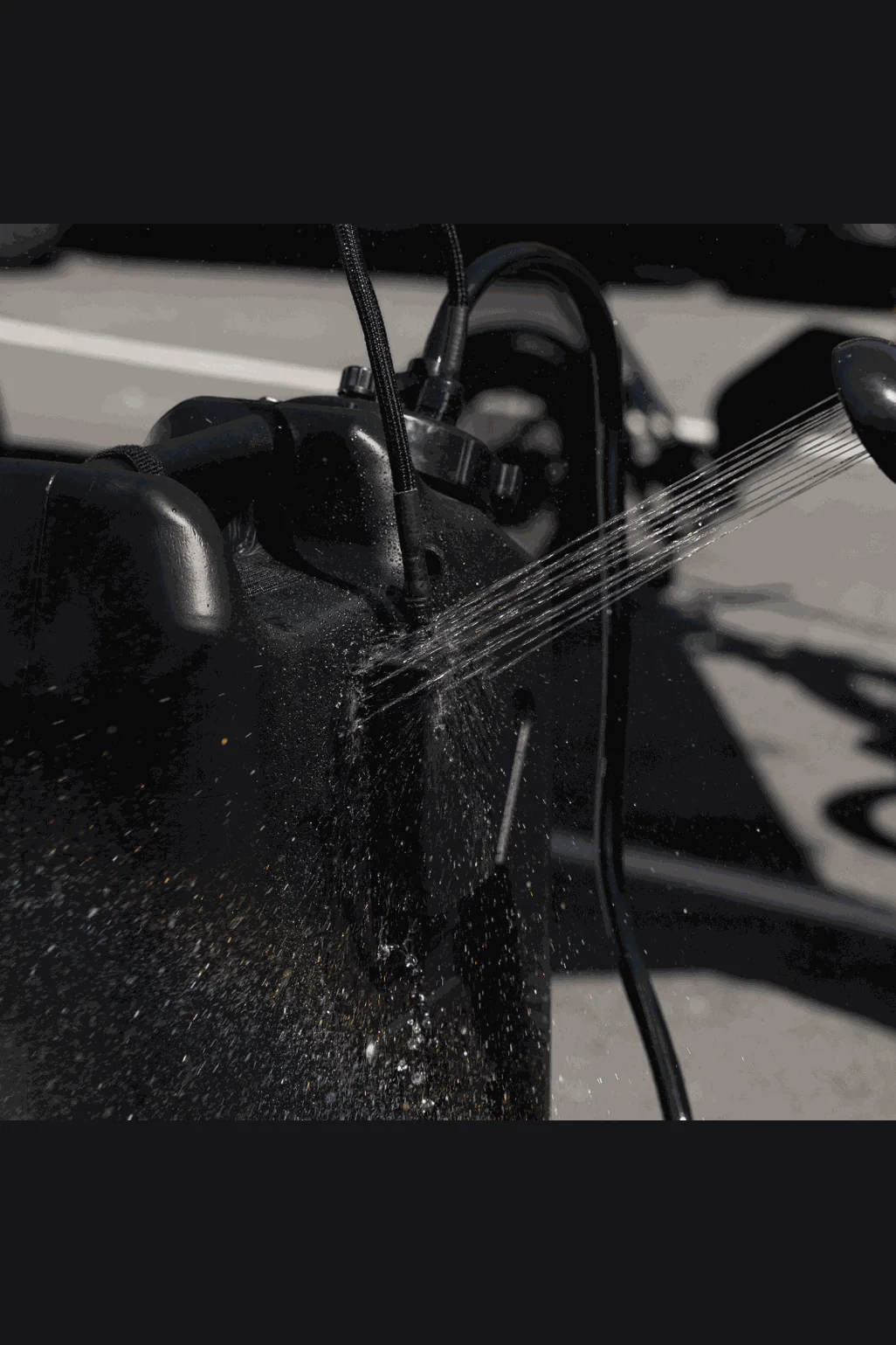 TrailWash System | Extra Battery Pack and Charger  - Stay Clean - Image 3