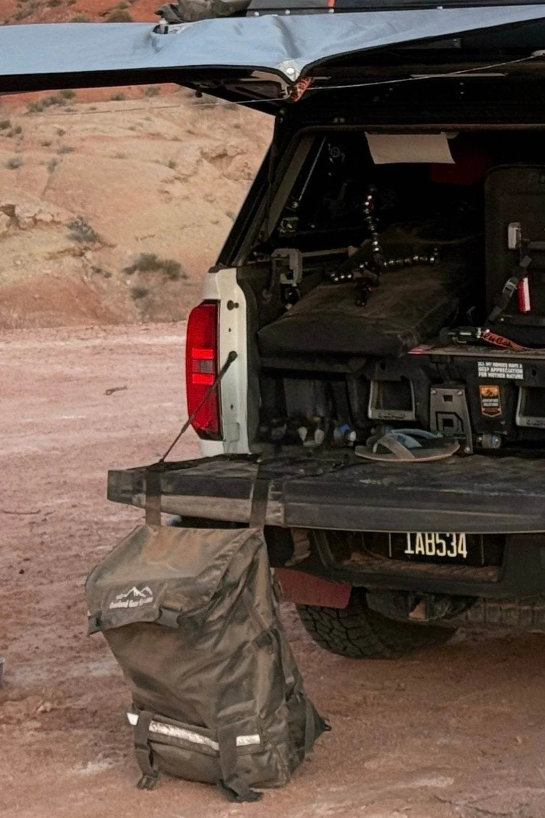 Tailgate Trash Bag Gladiator - Tacoma - Ram - Rivian -QuarterMaster - Image 4